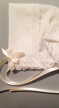 Park Avenue Lace Magic Hankie Bonnet