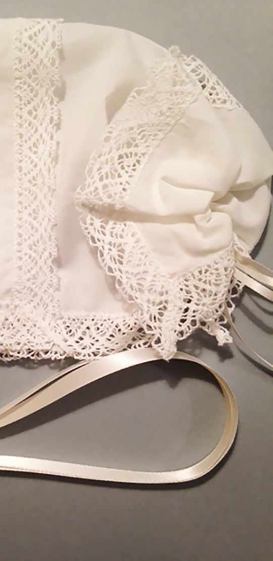 Park Avenue Lace Magic Hankie Bonnet