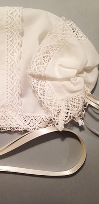Park Avenue Lace Magic Hankie Bonnet